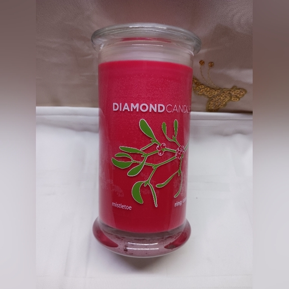 Diamond Candles " A Ring In Every Candle" 21oz- MISTLETOE - Picture 1 of 9